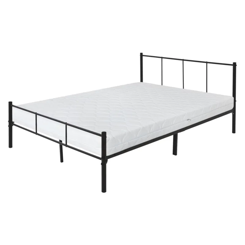 Doppelbett mit schwarzem Metallrahmen und Matratze.
