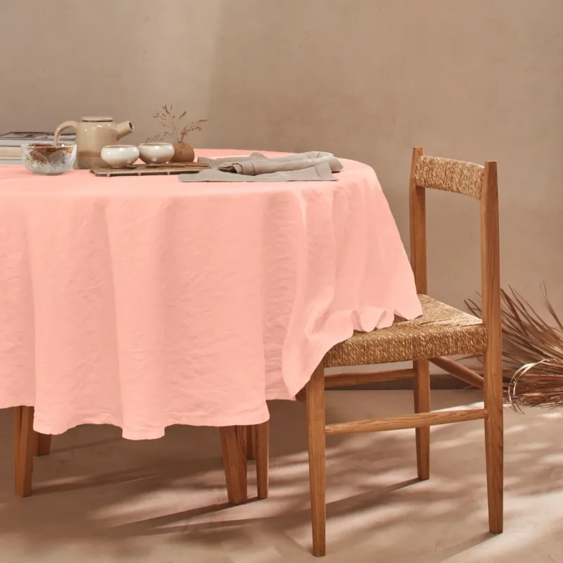 Nappe ronde en lin lavé ajouré rose
